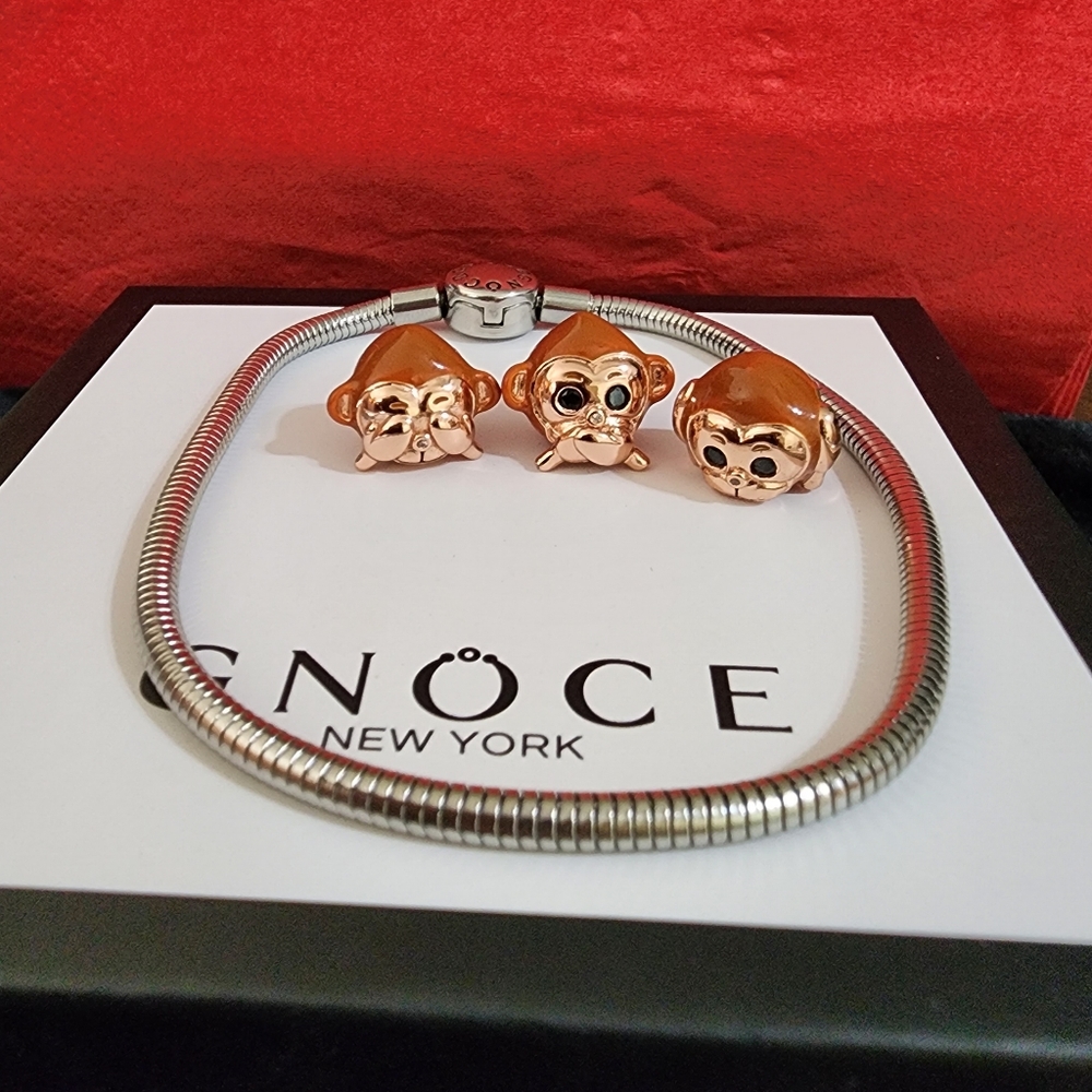 GNOCE New York 3 monkey charms with a 8.5 inch.stainless steel bracelet